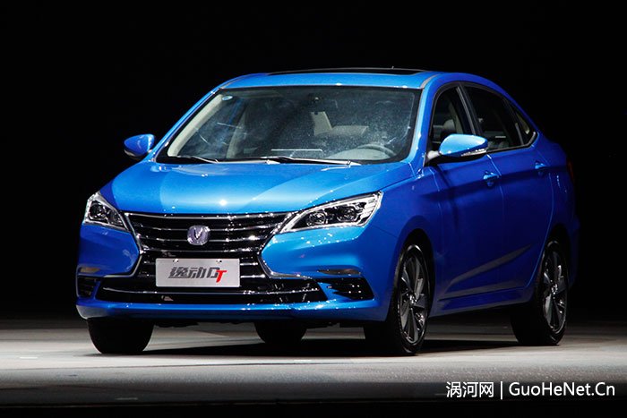 长安第二代逸动及逸动DT上市 售5.49万元起