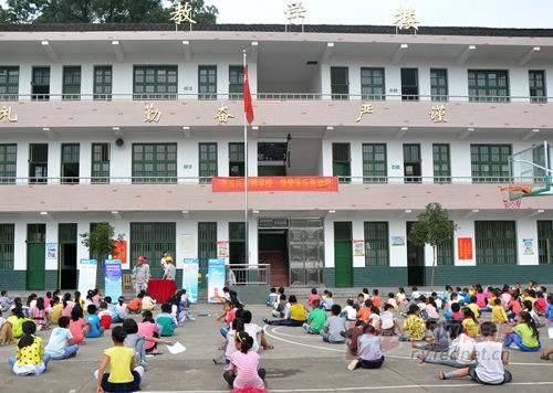 已经登上安徽电视台！到底为啥涡阳这所学校开学当天拒收！？引起如此强烈反响！