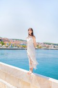 迪丽热巴唯美又浪漫的婚纱造型写真